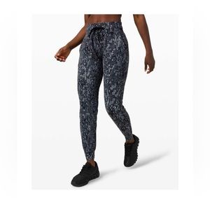 LULULEMON Ready to Rulu joggers Size 8